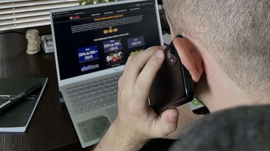 Milan Rabszski: Umawia się na stworzenie projektu przez telefon. Milan Rabszski: Umawia się na stworzenie projektu przez telefon.